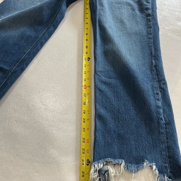 We the Free Women’s straight leg raw hem distressed button fly jeans in size 30 - Picture 8 of 11